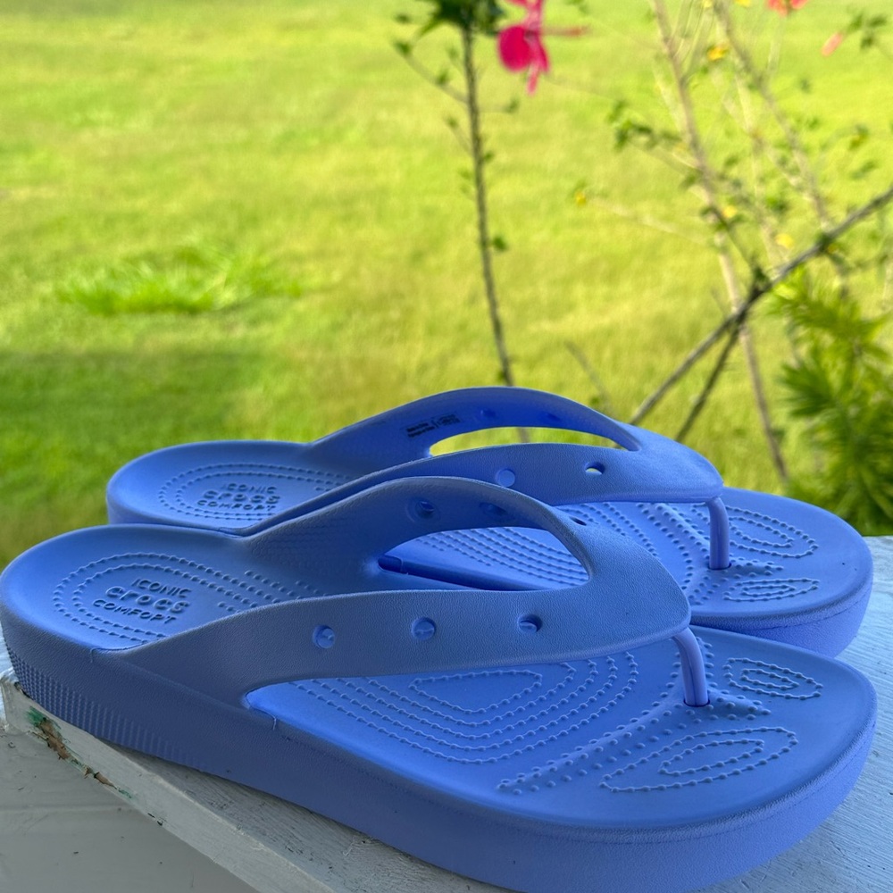 🌺 CROCS resort flip flops 🩴 🌴 lilac 10
